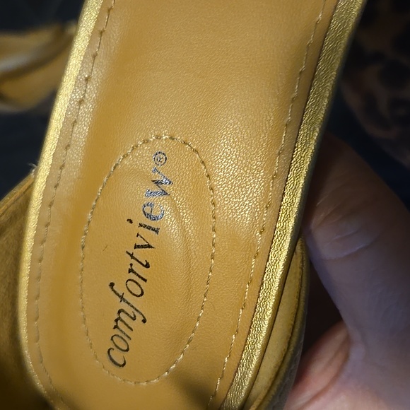 Block Heels - Picture 6 of 7